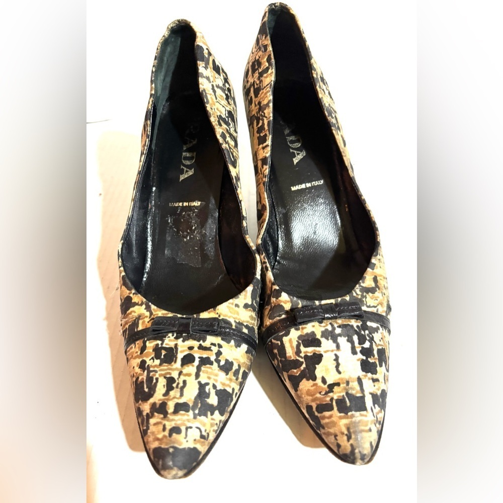 Prada Black and Tan Patterned Heels - Picture 2 of 8